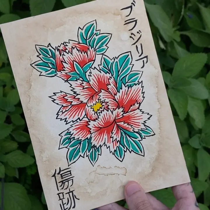 Pintura de peônias em papel, com kanji