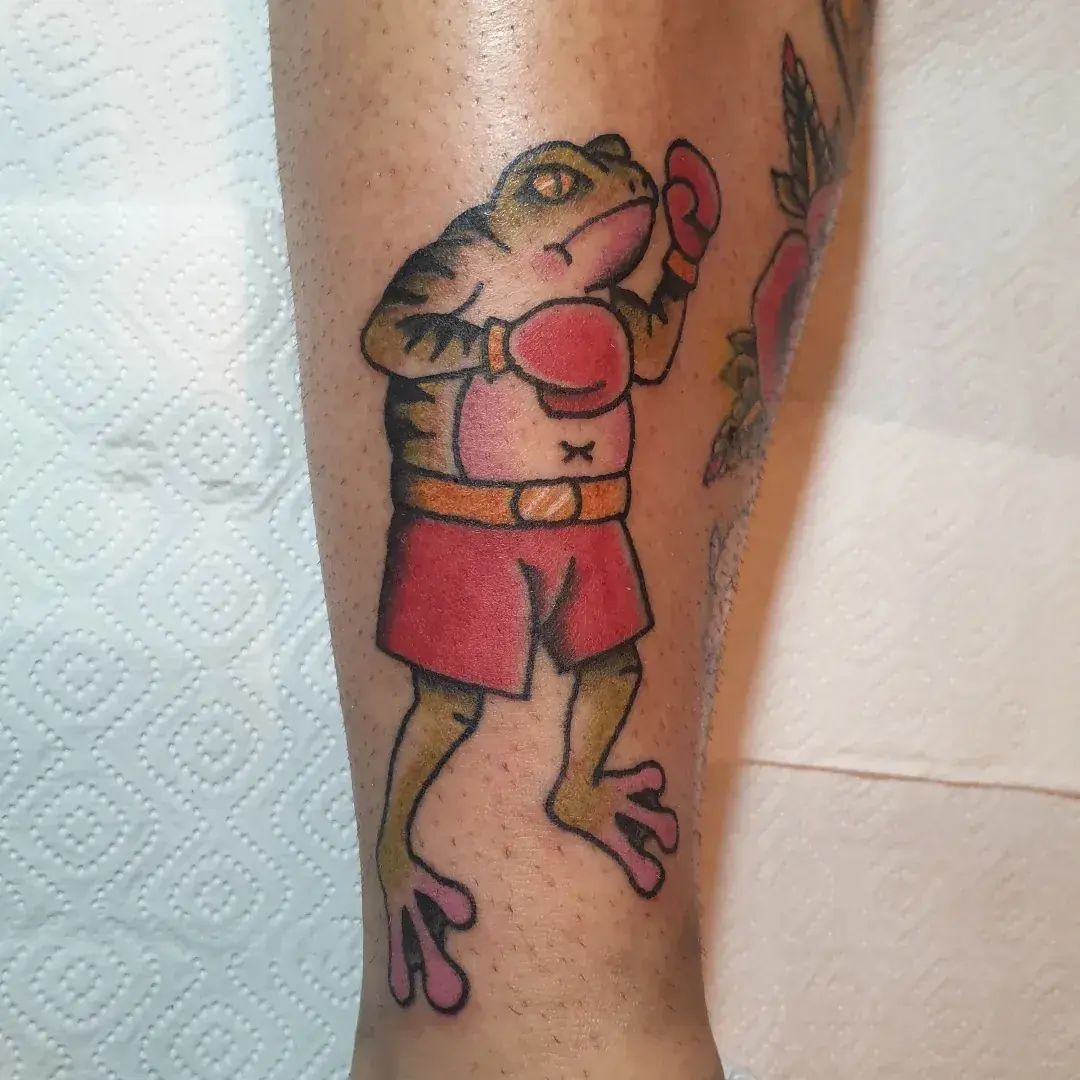 Sapo de bermuda, old school colorido na perna
