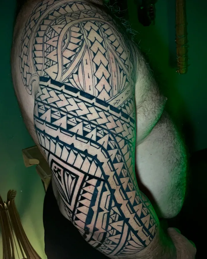 Fechamento de braço em tribal