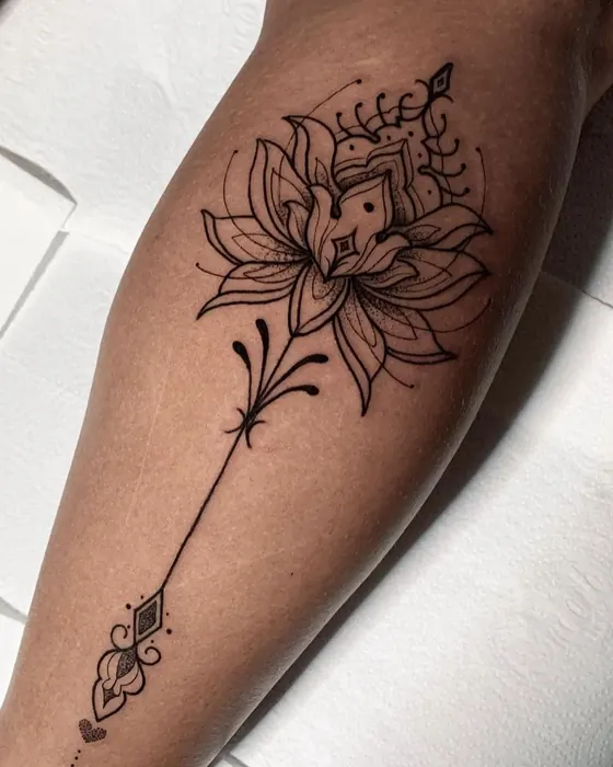 Tatuagem de Erick Ratox: Fineline, Perna