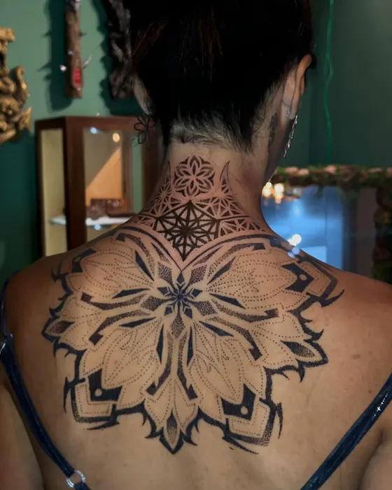 Tatuagem de Erick Ratox: Mandala, Costas