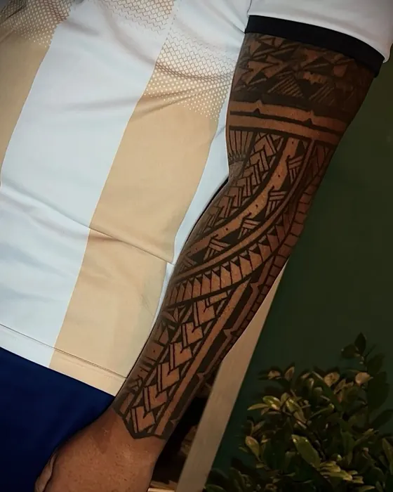 Tatuagem de Erick Ratox: Tribal, Antebraço