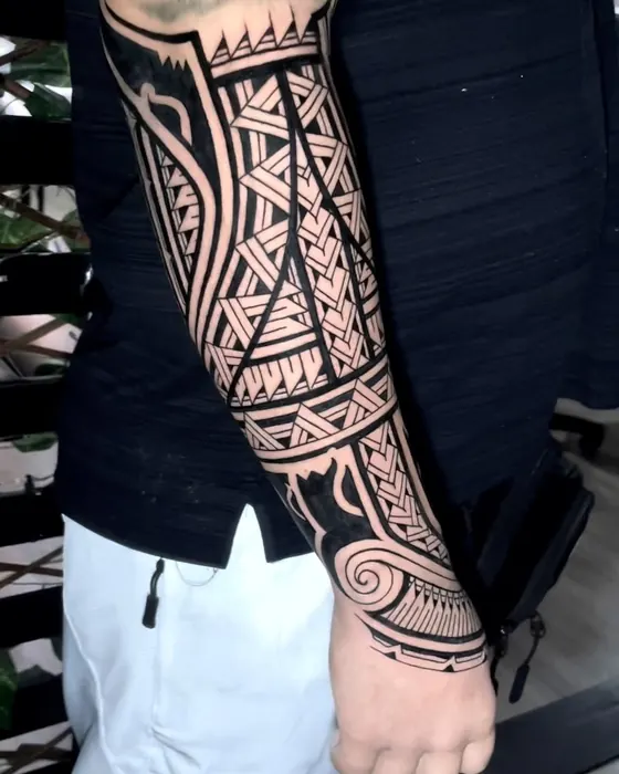 Tatuagem de Erick Ratox: Tribal, Antebraço