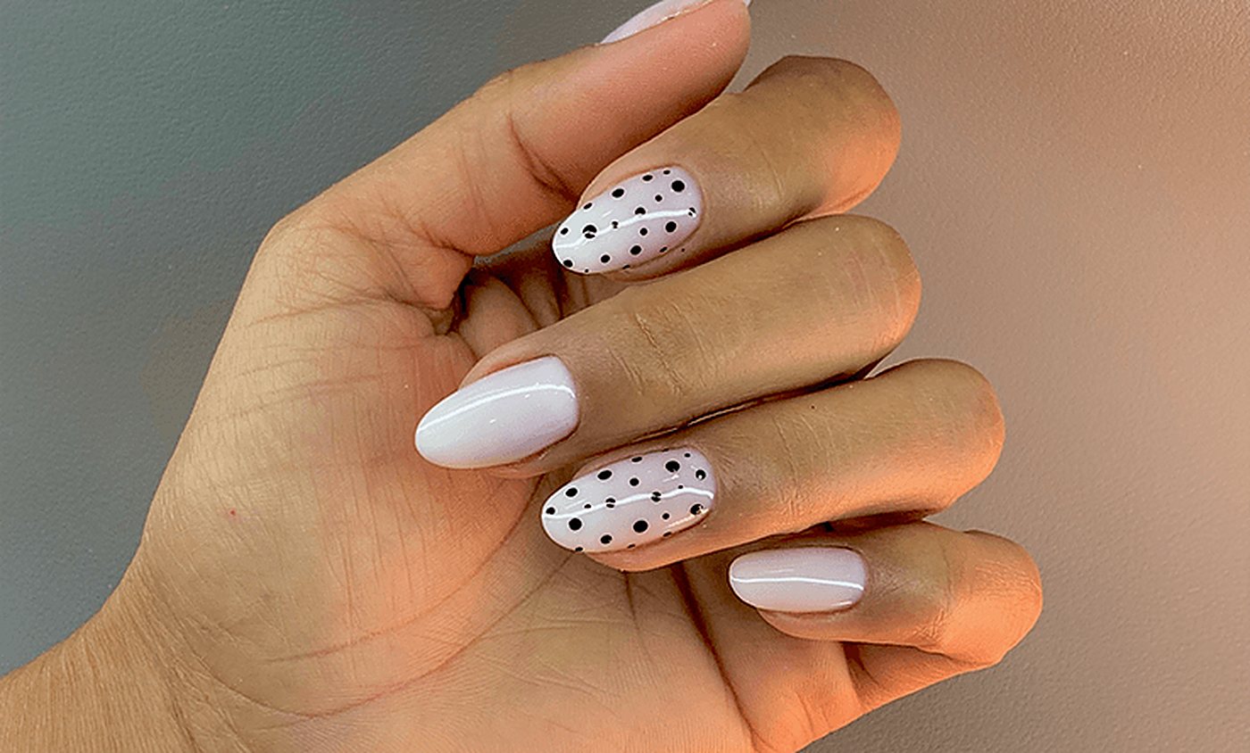 Nail Art poá minimalista — Lenny Amorim Beauty Studio