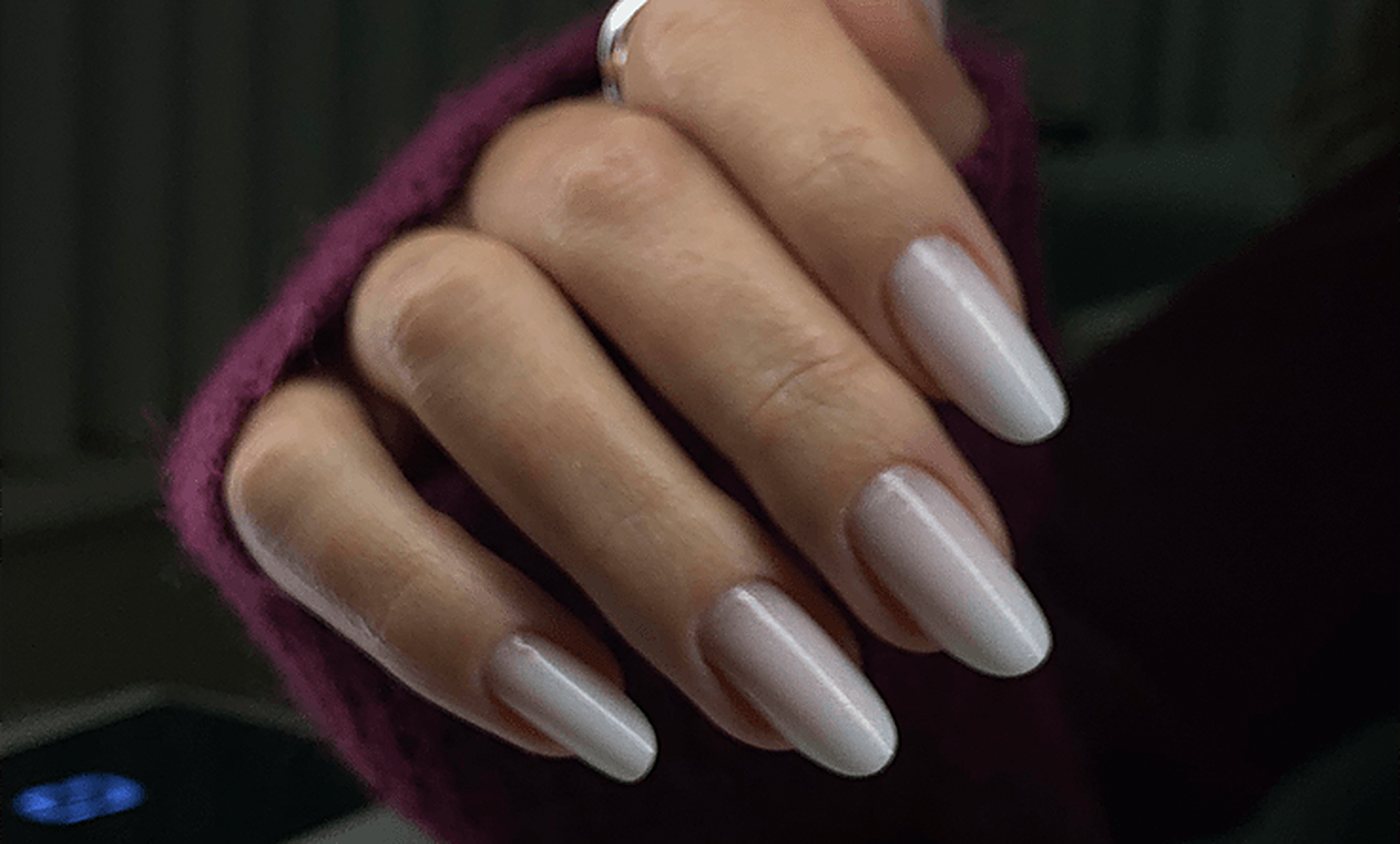 Verniz Gel nude amendoado — Lenny Amorim Beauty Studio