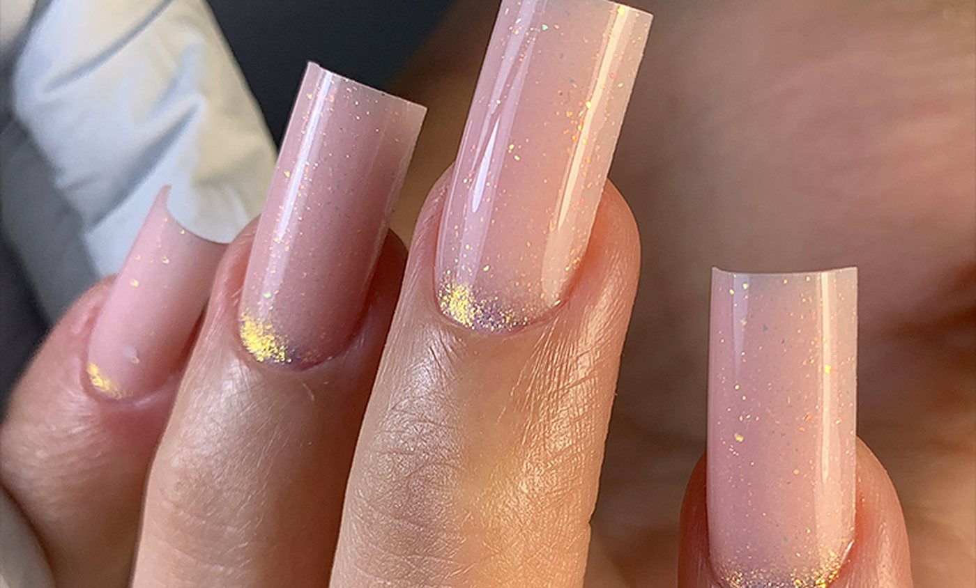 Baby Boomer com glitter dourado — Lenny Amorim Beauty Studio