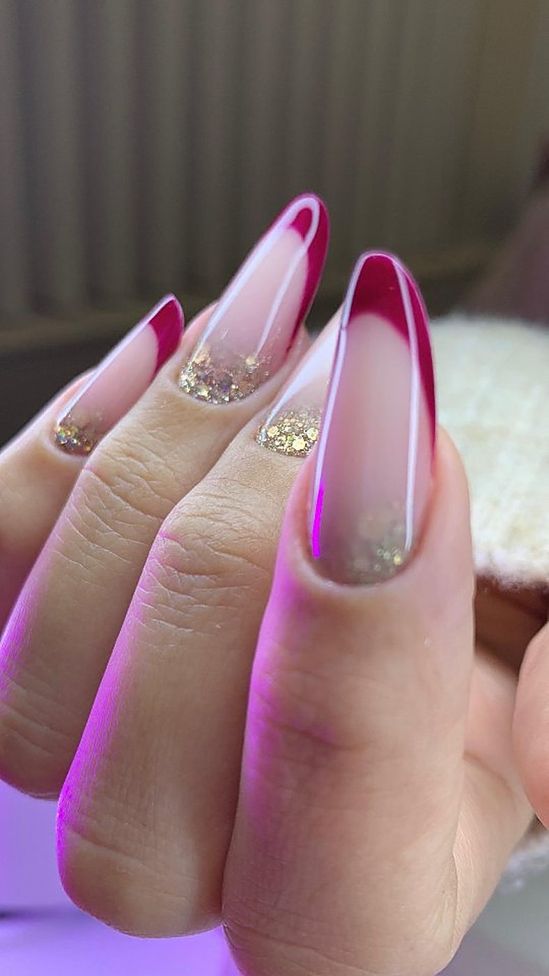 Francesa bordô com glitter dourado — Lenny Amorim Beauty Studio