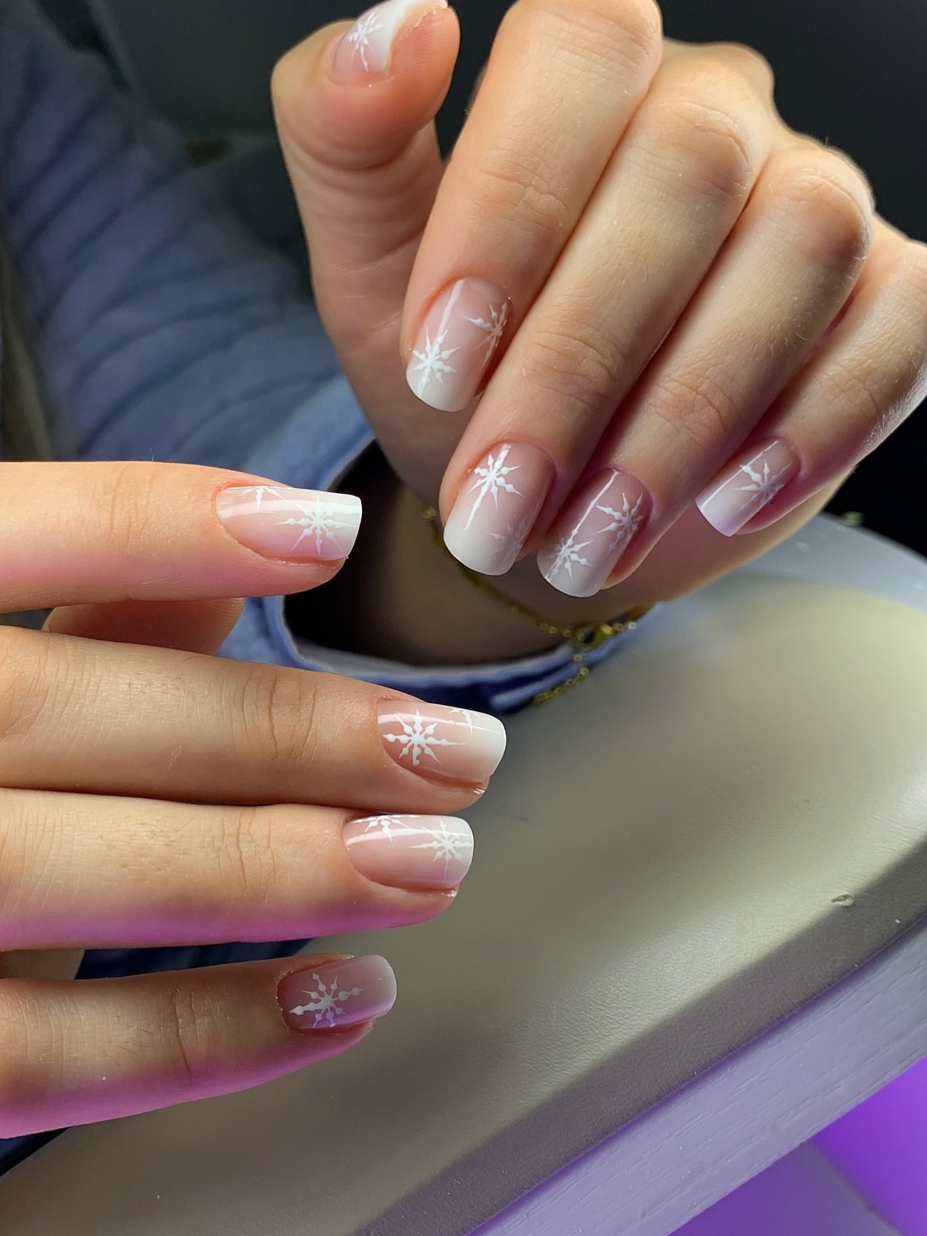 Nail Art com flocos de neve — Lenny Amorim Beauty Studio