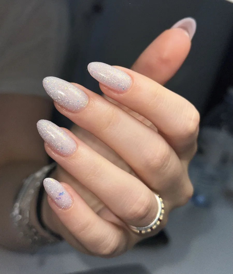 Unhas em gel nude