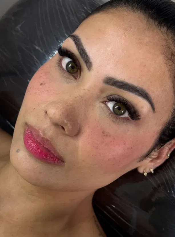 Volume Brasileiro aplicado por Ana Delgado
