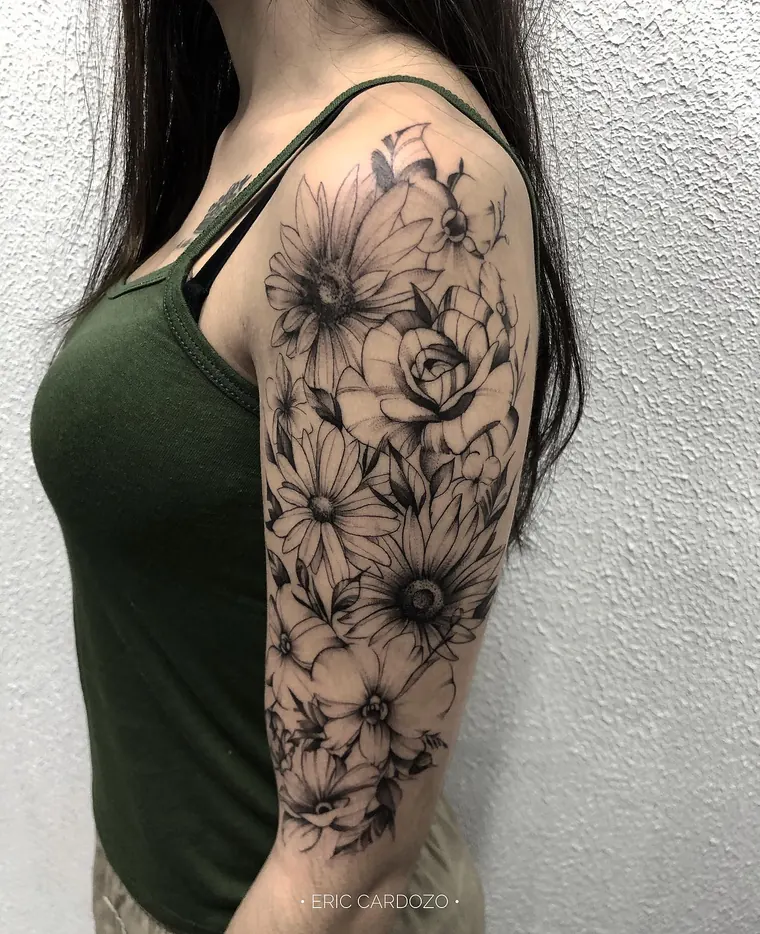 Meia manga botânica, tatuagem fineline por Eric Cardozo