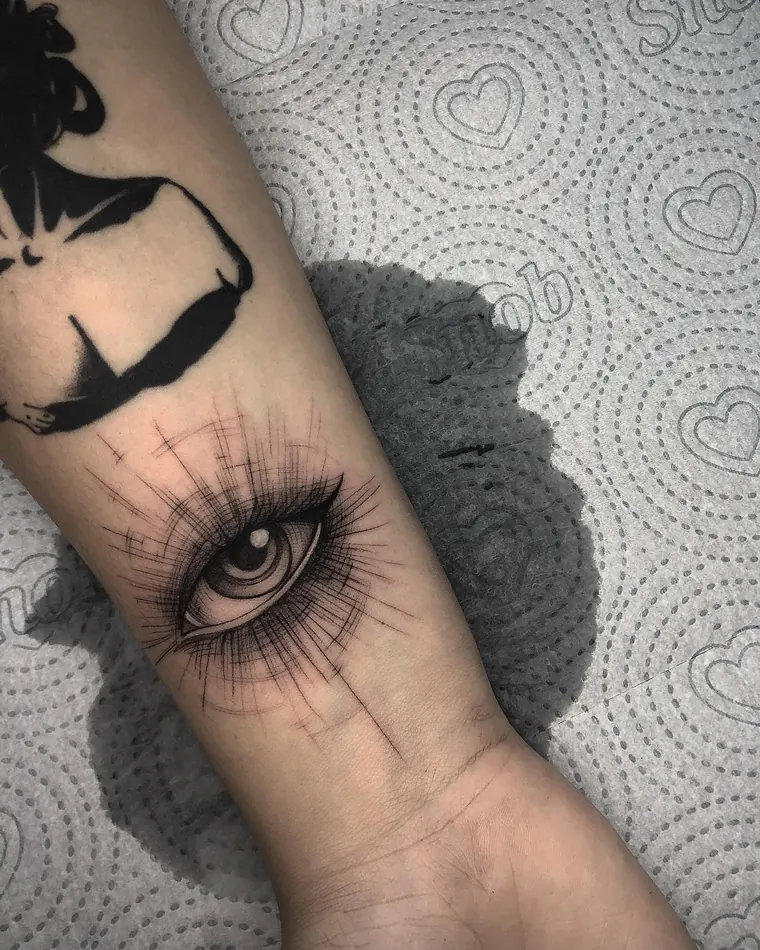 Olho em nanquim, tatuagem sketch por Eric Cardozo