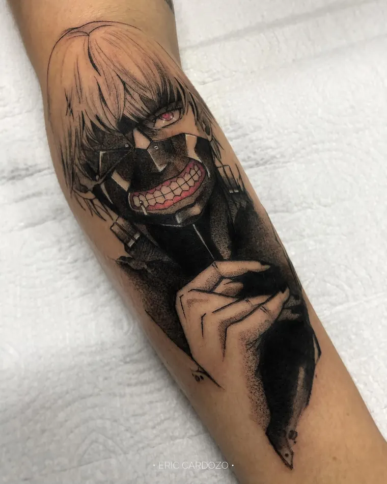 Máscara e mão, tatuagem blackwork por Eric Cardozo