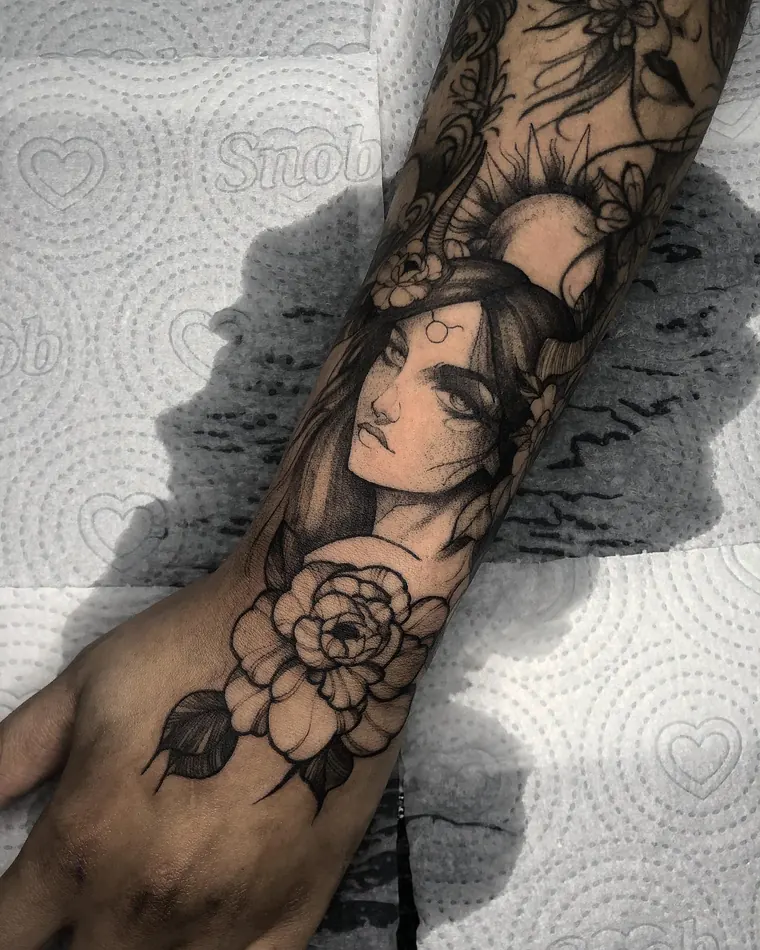 Peônia sobre a mão, tatuagem fineline por Eric Cardozo
